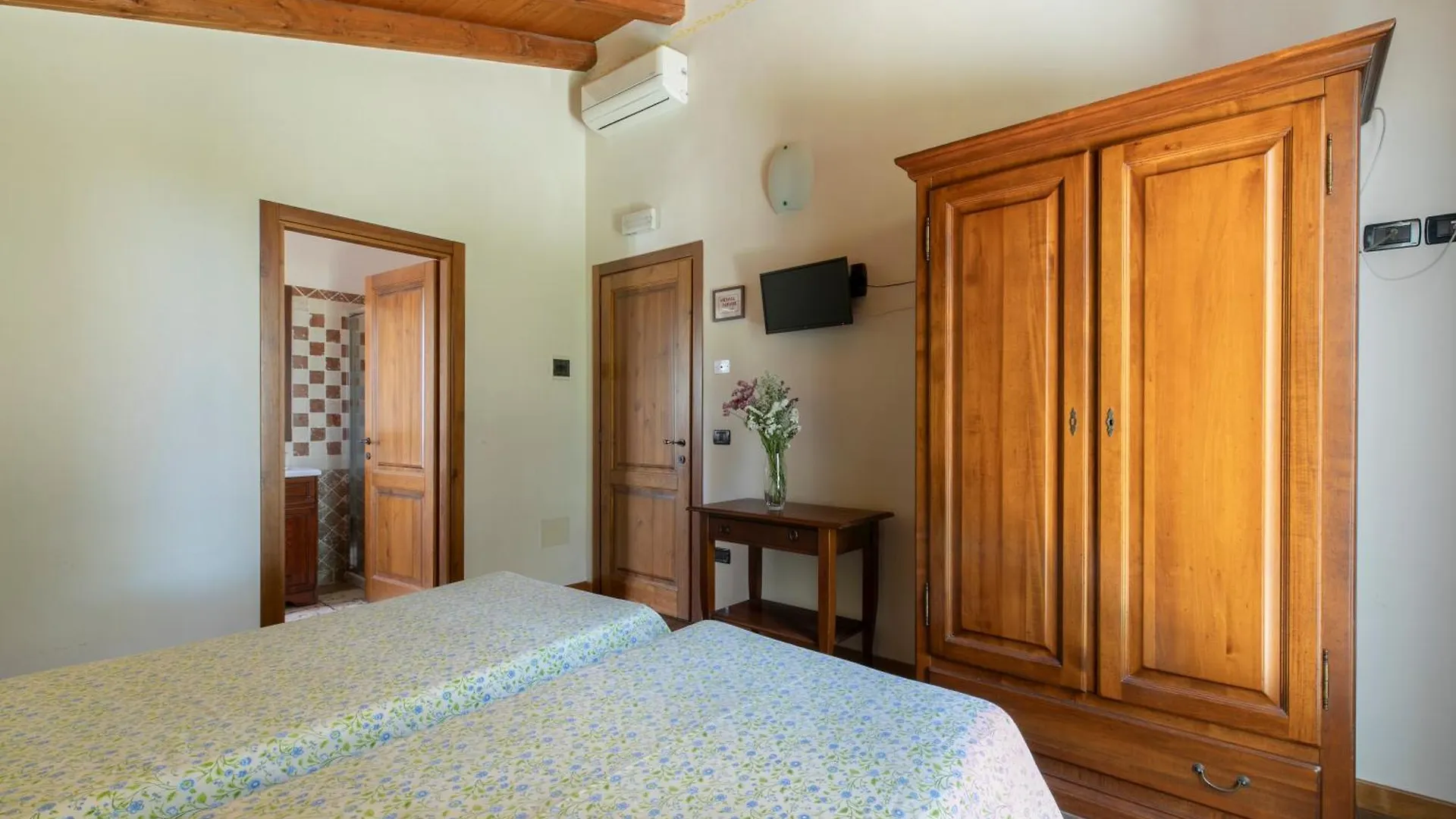Agriturismo Porcaloca 카잘레술실레