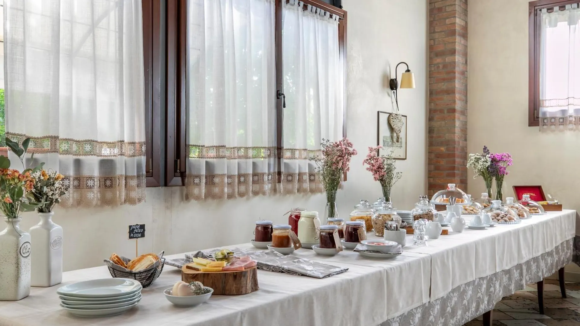 Agriturismo Porcaloca 카잘레술실레 B&B